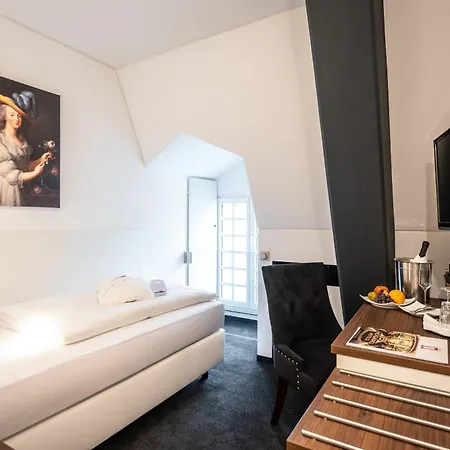 Schlosshotel Weilburg 호텔 4*