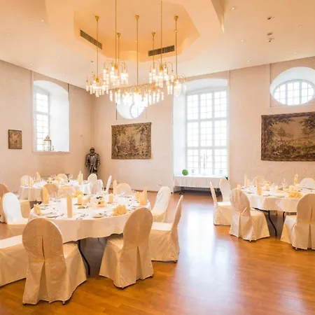 Schlosshotel Weilburg 4*